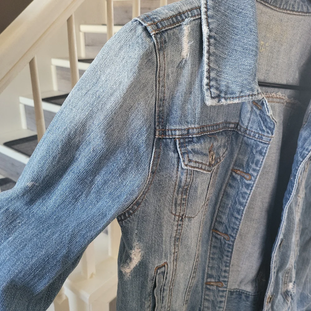 Jean jacket size medium - Picture 2 of 5
